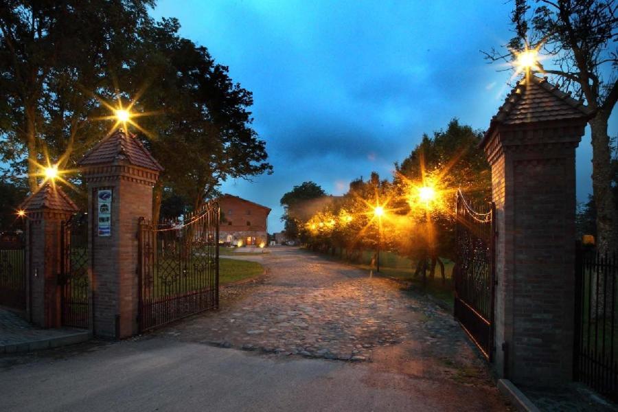 Palac Spichrz Borcz Екстер'єр фото